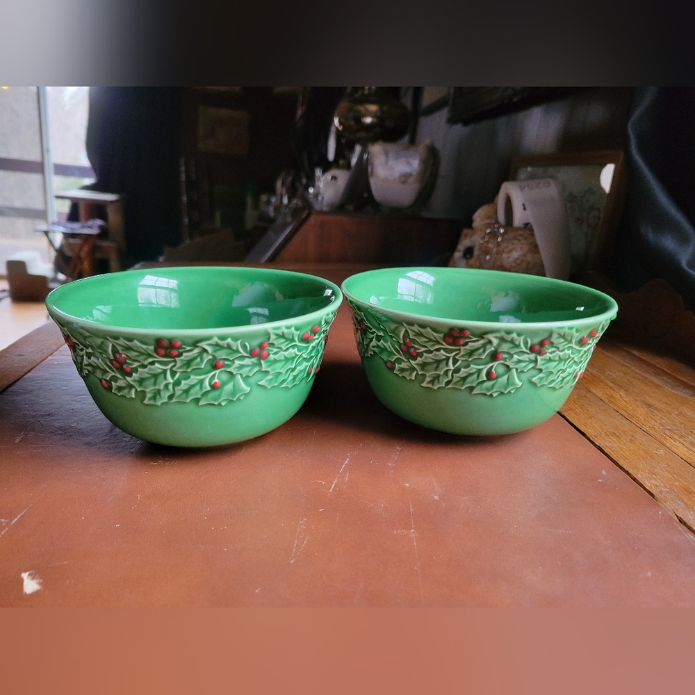 2 Nantucket Home Holly & Berries bowls